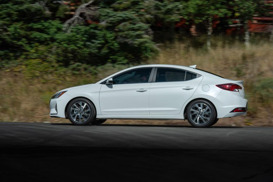  Hyundai Elantra Limited (AD) 2018 года  (NA) (фото 37 из 42)